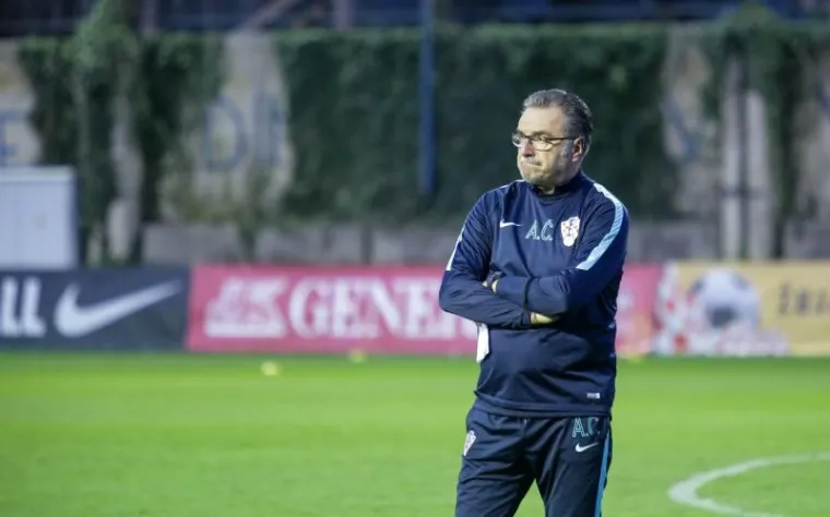 I LUKA MODRIĆ NAVUKAO JE RAZLIČITE ČARAPE: Lijepa gesta Vatrenih na treningu uoči važne utakmice