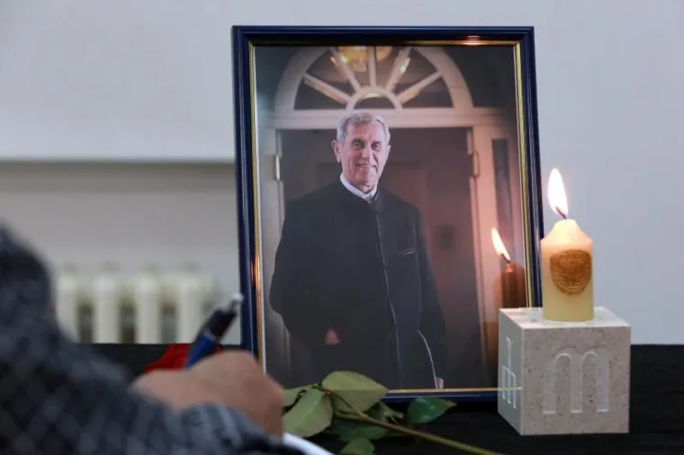 KOMEMORACIJA ZA DON IVANA GRUBI&Scaron;IĆA: Okupili se prijatelji, poznanici i po&scaron;tovatelji