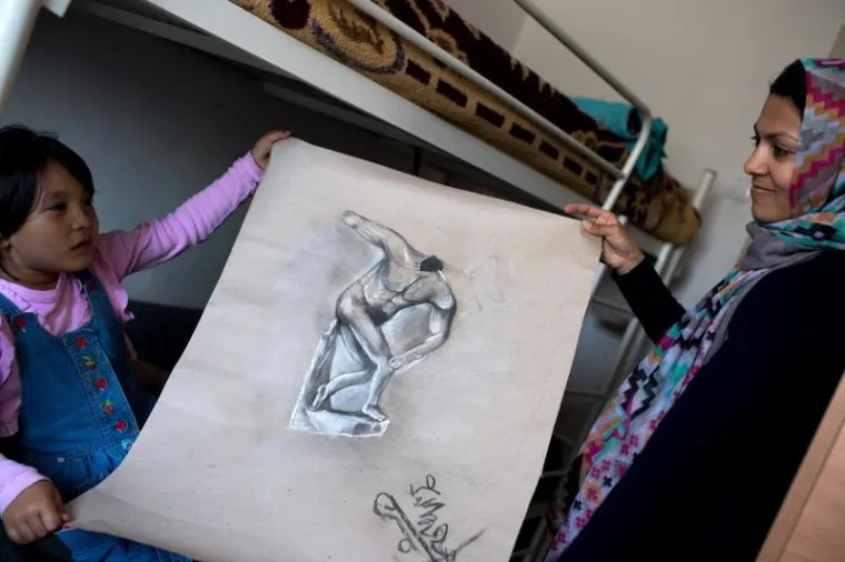 UPOZNAJTE FARHADA, DJEČAKA KOJEG ZOVU 'MALI PICASSO': Mjesecima je zaglavljen u Srbiji, a za to vrijeme olovkom izvodi čaroliju
