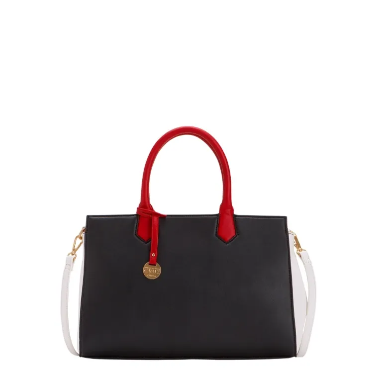 Stiže još jedna Carpisa kolekcija s potpisom sestara Cruz: Upečatljiv stilski potpis Penélope i Monice savršeno odgovara svježini i energiji proljetnih dana