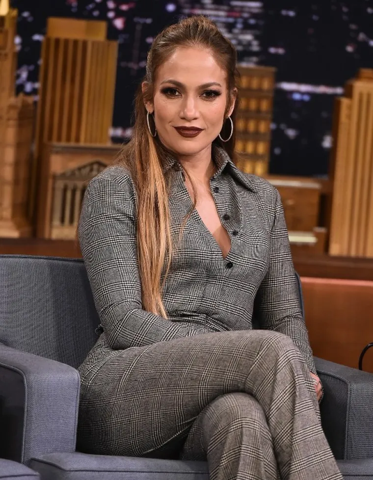 Jennifer Lopez svoju dugu kosu voli staviti u opušteni rep.