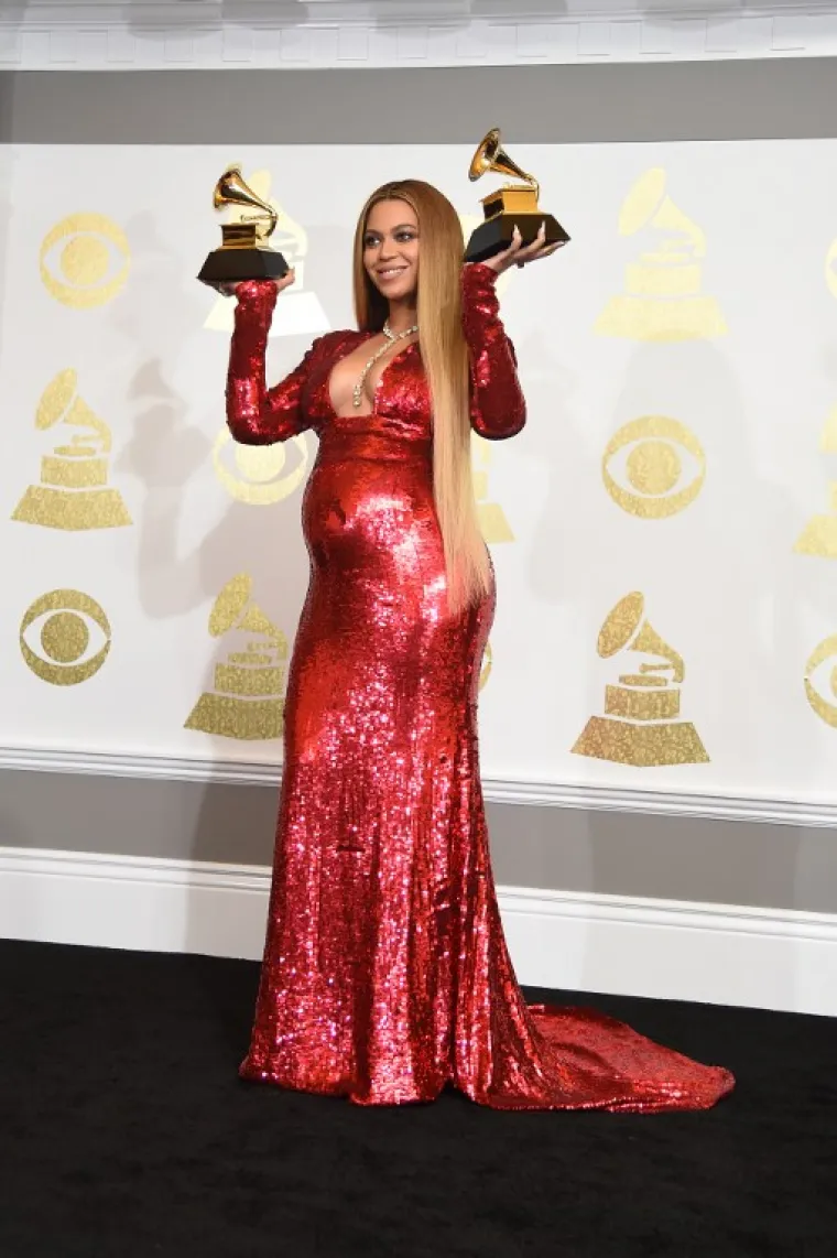 Slavna Beyonceina duga kosa s dodjele Grammyja.
