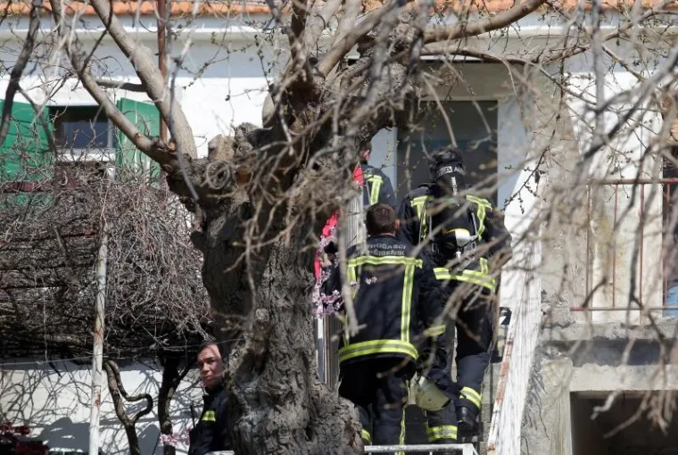 POŽAR U OBITELJSKOJ KUĆI: Jedna osoba smrtno stradala u zaseoku Bušci