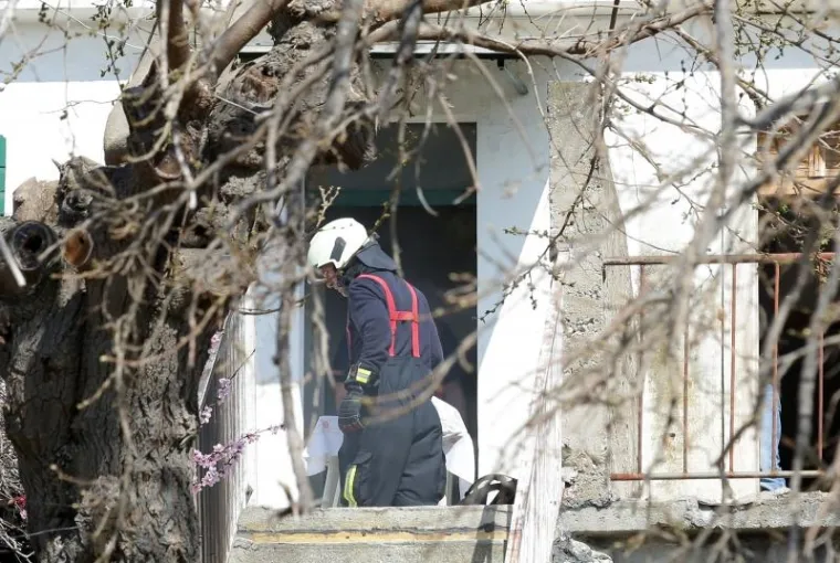 POŽAR U OBITELJSKOJ KUĆI: Jedna osoba smrtno stradala u zaseoku Bu&scaron;ci