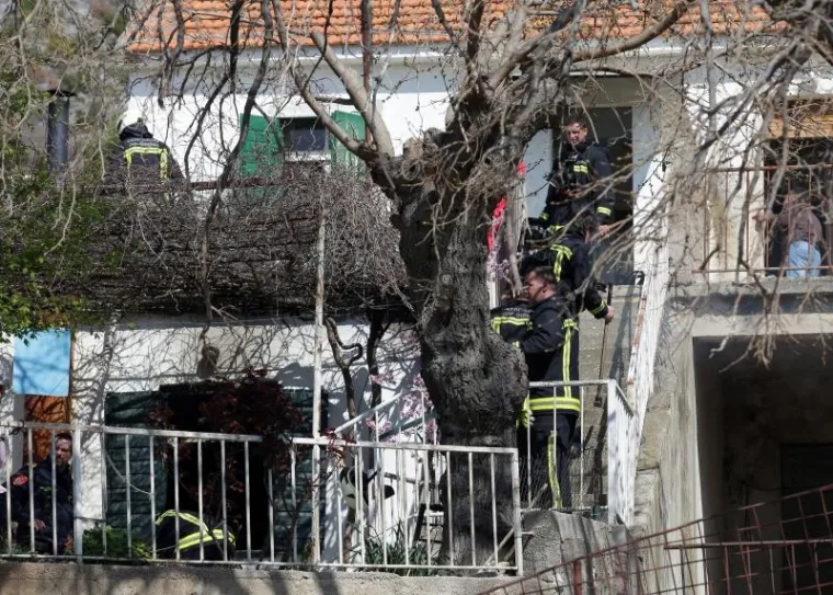 Na teren su iza&scaron;li vatrogasci, hitna pomoć i policija.