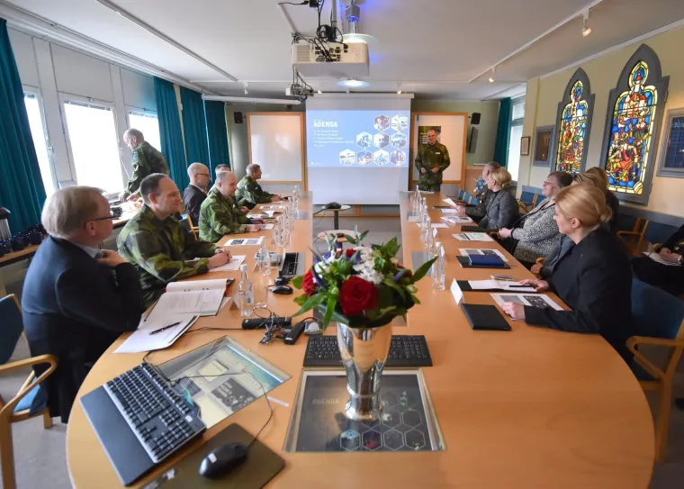 Predsjednica Hrvatske sa švedskim vojnicima