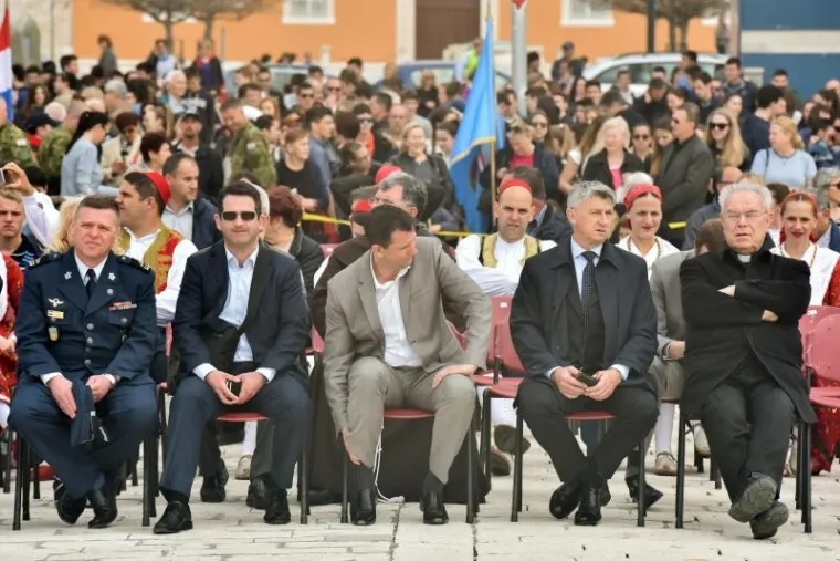 KRILA OLUJE OPET ODU&Scaron;EVILA: Na nebu iznad Zadra održan impresivan letački program