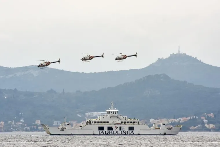 KRILA OLUJE OPET ODU&Scaron;EVILA: Na nebu iznad Zadra održan impresivan letački program