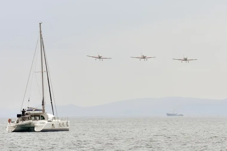 KRILA OLUJE OPET ODU&Scaron;EVILA: Na nebu iznad Zadra održan impresivan letački program
