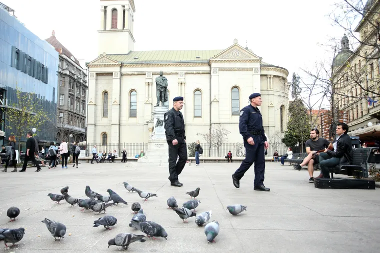 Zagreb: Policija na gradskim ulicama uoči utakmice Hrvatska - Ukrajina