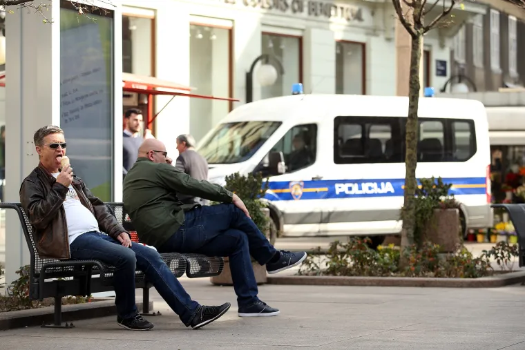 Zagreb: Policija na gradskim ulicama uoči utakmice Hrvatska - Ukrajina