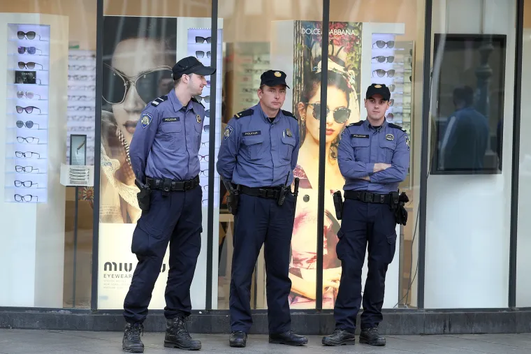 Zagreb: Policija na gradskim ulicama uoči utakmice Hrvatska - Ukrajina