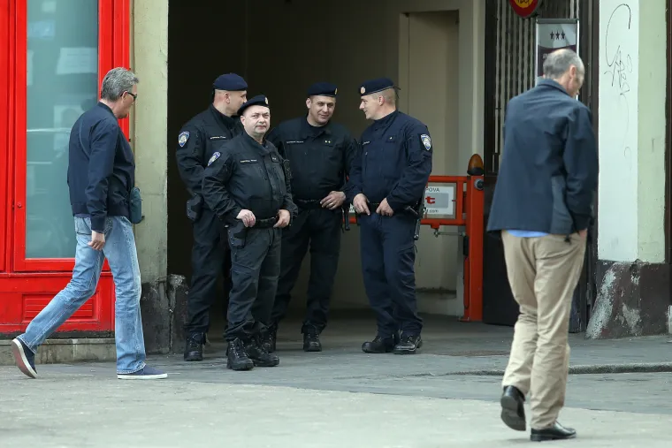 Zagreb: Policija na gradskim ulicama uoči utakmice Hrvatska - Ukrajina