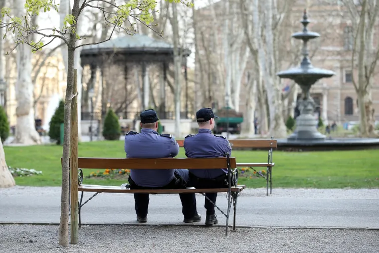 Zagreb: Policija na gradskim ulicama uoči utakmice Hrvatska - Ukrajina