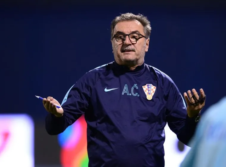 NEMA OPU&Scaron;TANJA: Čačić ni&scaron;ta ne prepu&scaron;ta slučaju, pogledajte kako je vodio večernji trening