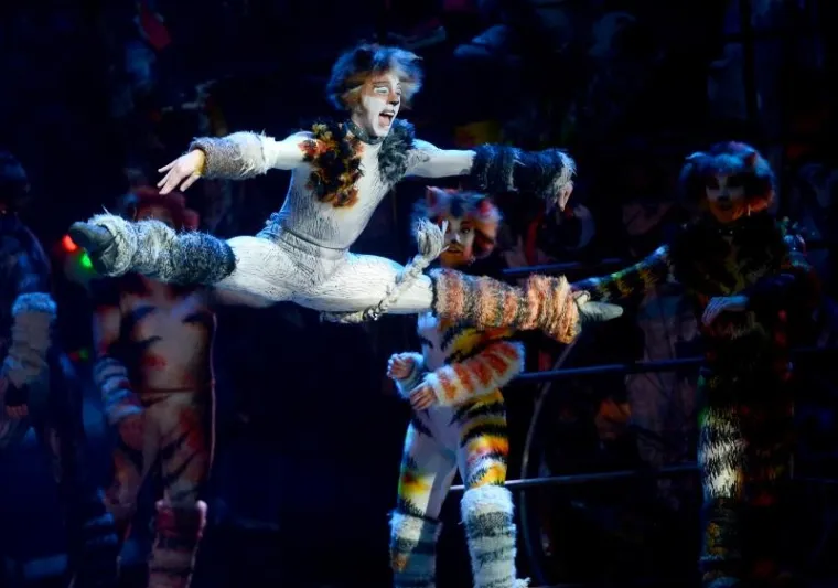 SPEKTAKULARNI PRIZORI: Pogledajte fantastičnu izvedbu mjuzikla 'Mačke' u zagrebačkoj Areni