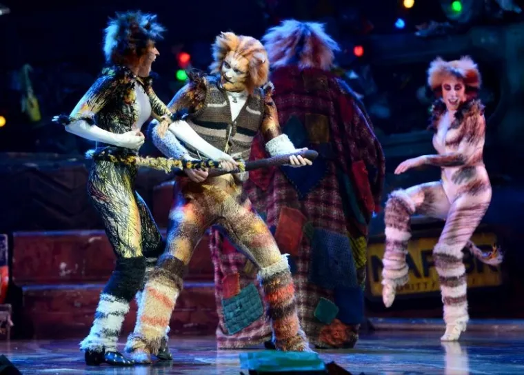 SPEKTAKULARNI PRIZORI: Pogledajte fantastičnu izvedbu mjuzikla 'Mačke' u zagrebačkoj Areni