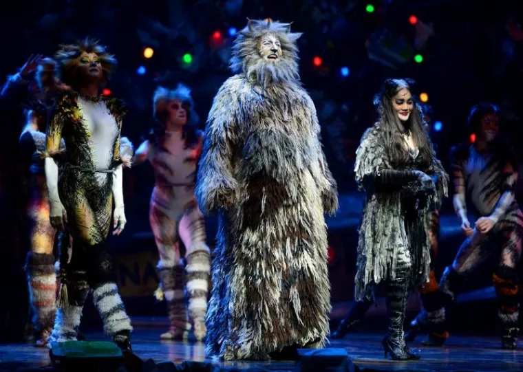 SPEKTAKULARNI PRIZORI: Pogledajte fantastičnu izvedbu mjuzikla 'Mačke' u zagrebačkoj Areni