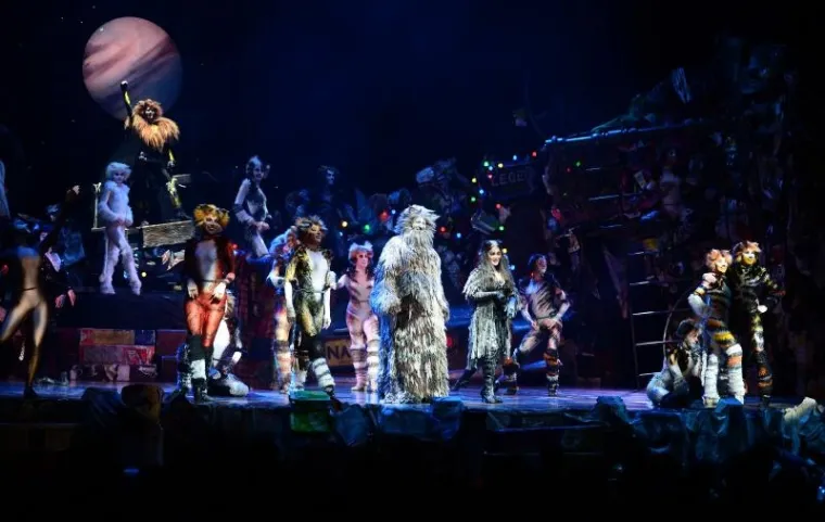 SPEKTAKULARNI PRIZORI: Pogledajte fantastičnu izvedbu mjuzikla 'Mačke' u zagrebačkoj Areni