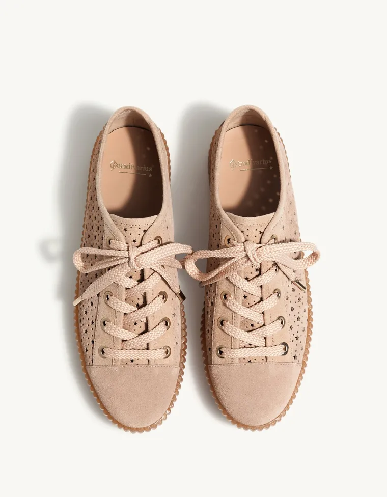 Kožne tenisice na vezanje, Stradivarius, 249,90 kuna