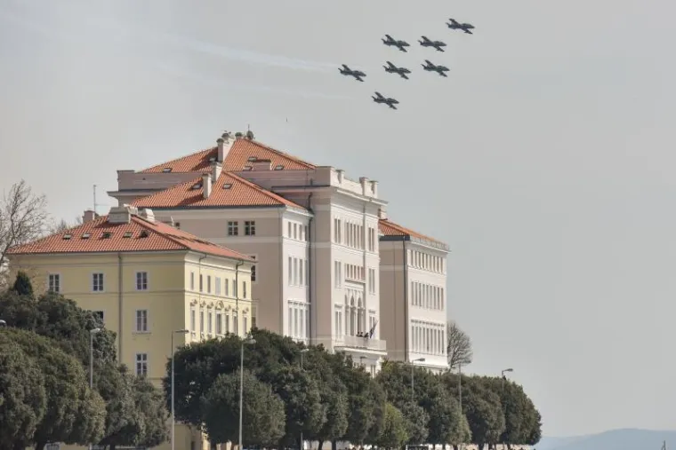 SPEKTAKL NA ZADARSKOM NEBU: Pogledajte akrobacije talijanskih pilota