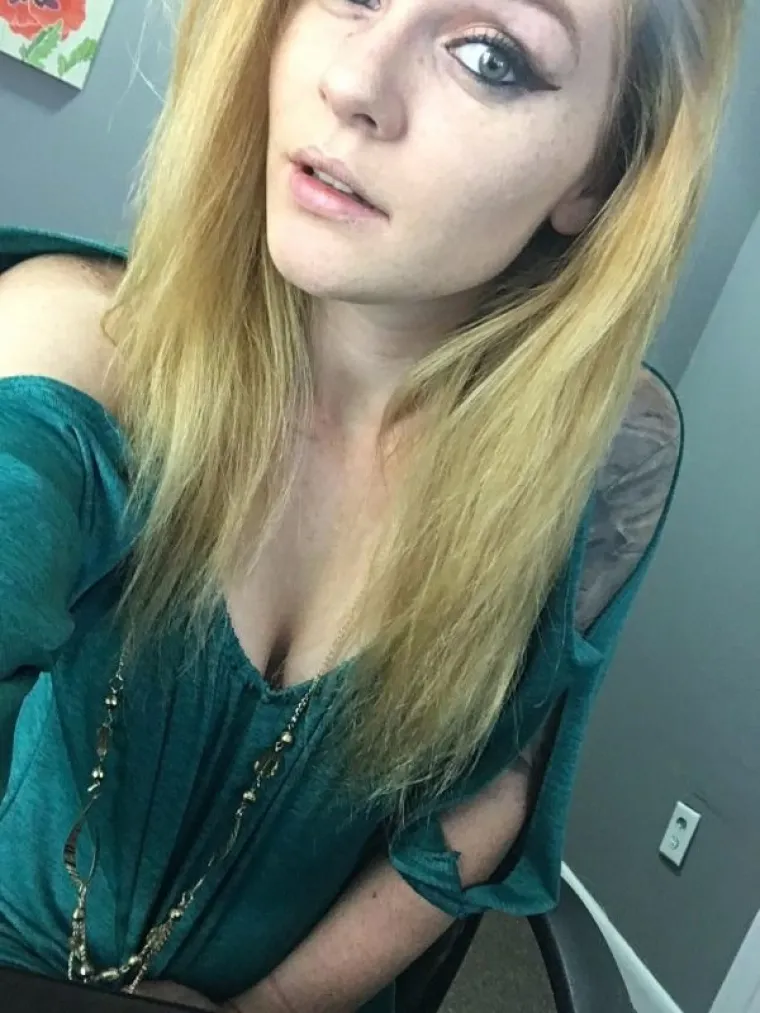 &Scaron;TO JE VIKEND BLIŽI, ONE SU RAZUZDANIJE: Pa kako uopće stignu raditi od tih silnih obnaženih selfija