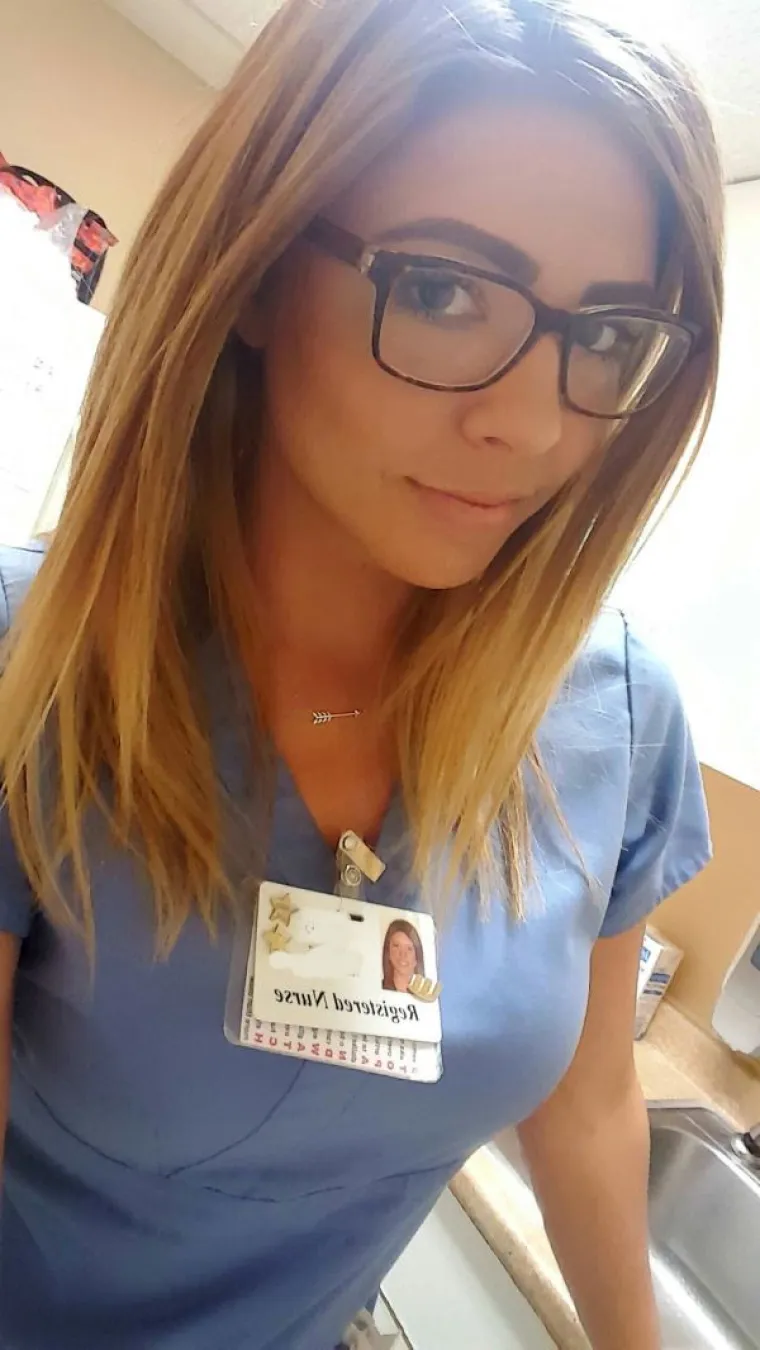 &Scaron;TO JE VIKEND BLIŽI, ONE SU RAZUZDANIJE: Pa kako uopće stignu raditi od tih silnih obnaženih selfija