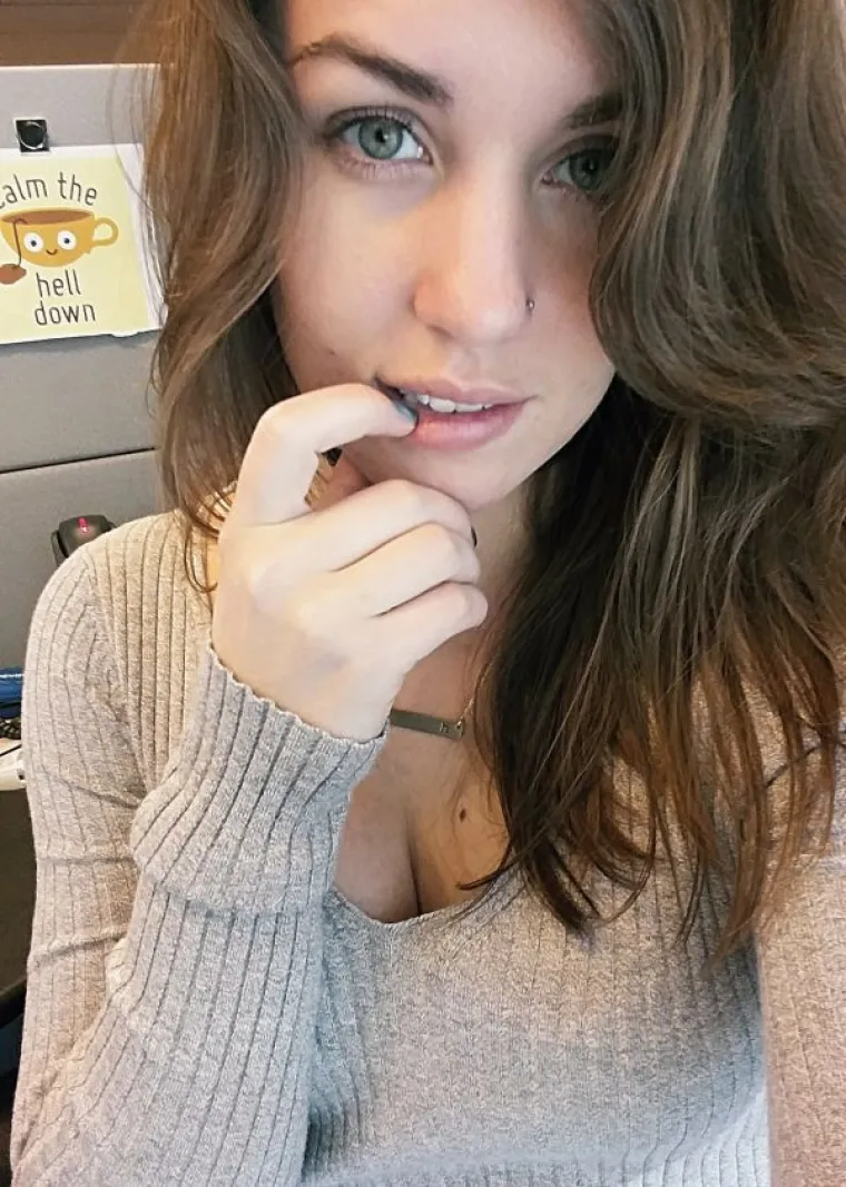 &Scaron;TO JE VIKEND BLIŽI, ONE SU RAZUZDANIJE: Pa kako uopće stignu raditi od tih silnih obnaženih selfija