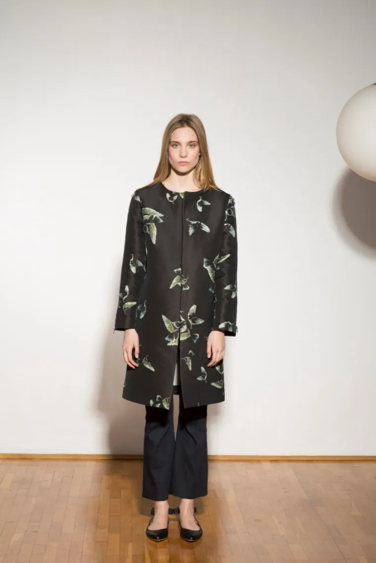 U novoj kolekciji brend A'marie donosi opu&scaron;tene i razigrane modele u kojima proljeće može početi