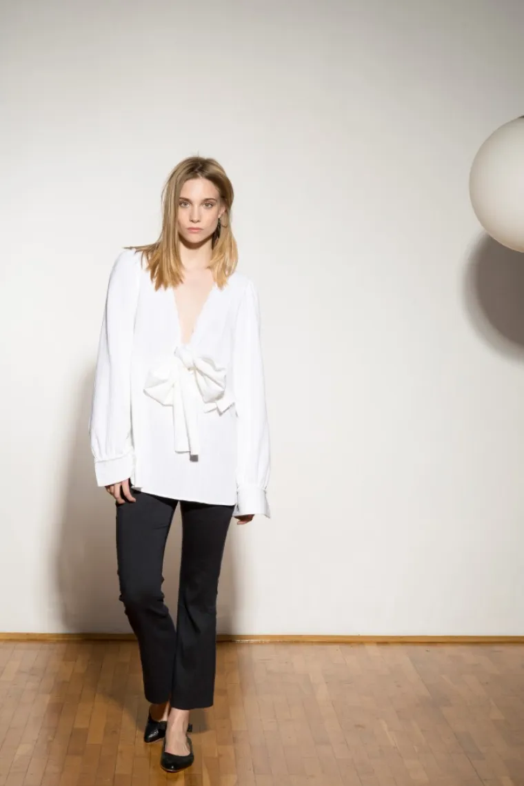 U novoj kolekciji brend A'marie donosi opu&scaron;tene i razigrane modele u kojima proljeće može početi