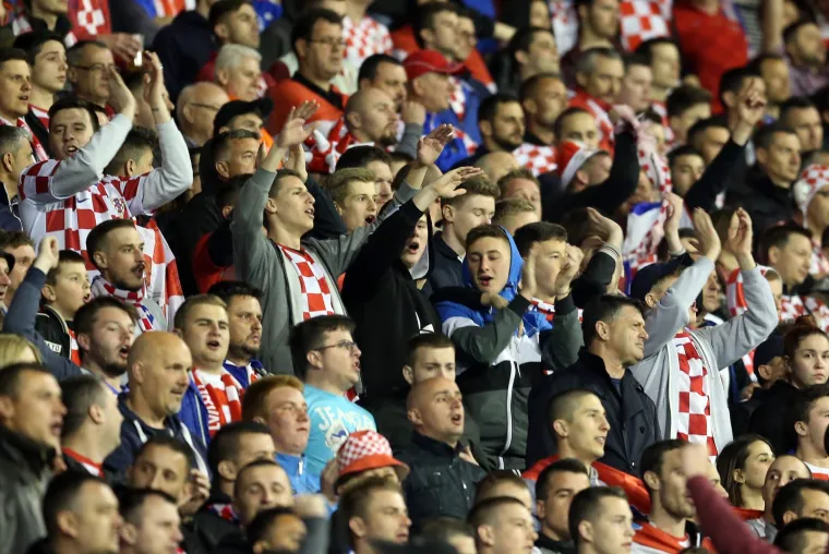 Atmosfera na tribinama