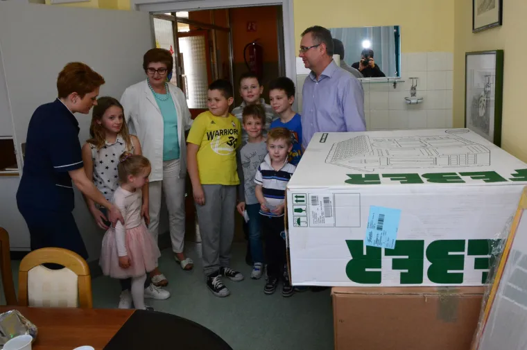 Mandžukić donirao didaktička pomagala pedijatriji bolnice dr. J. Ben​čević