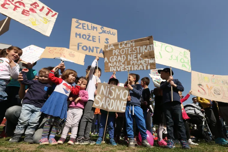 Prosvjed ispred O&Scaron; Augusta &Scaron;enoe