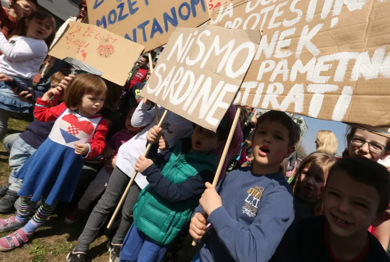 Prosvjed ispred O&Scaron; Augusta &Scaron;enoe