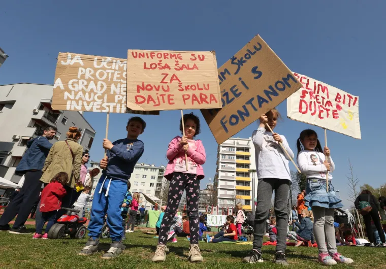 Prosvjed ispred O&Scaron; Augusta &Scaron;enoe