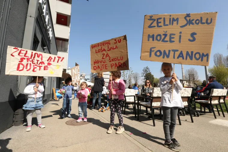 Prosvjed ispred O&Scaron; Augusta &Scaron;enoe