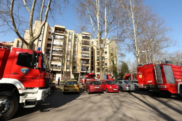 Požar u zagrebačkim Dugavama, vatrogasci evakuirali stanare s vi&scaron;ih katova