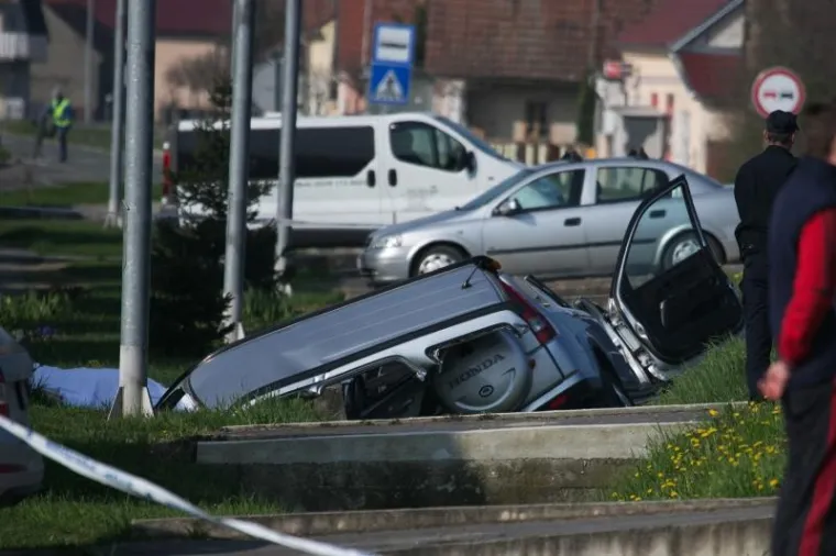 U prometnoj nesreći kod Našica poginule dvije osobe