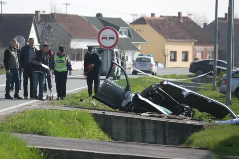 U prometnoj nesreći kod Našica poginule dvije osobe