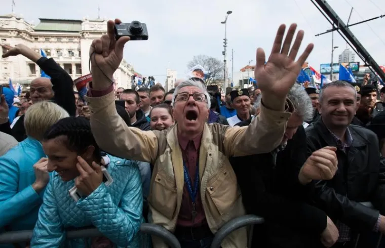 Okupljeni na beogradskom Trgu republike.