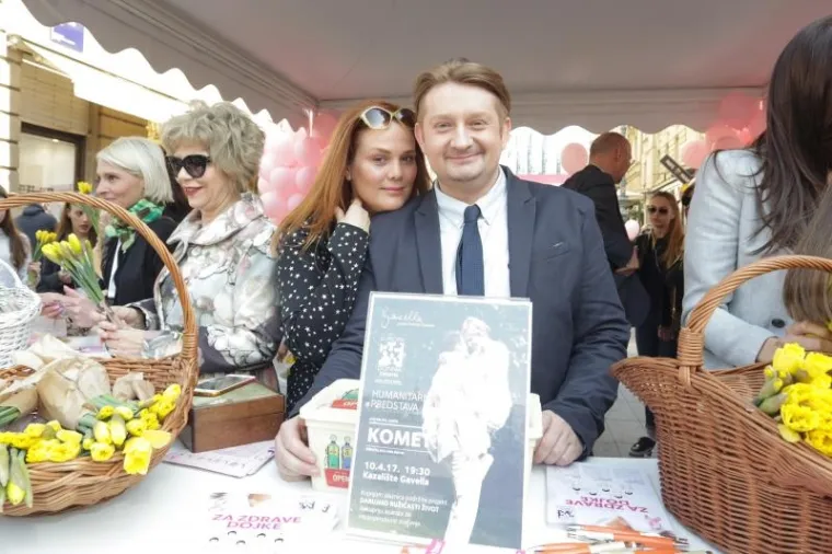 21. DAN NARCISA: Brojne poznate osobe dijelile cvijeće na trgu, predvodnica je bila predsjednica