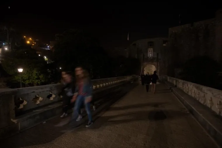 Uga&scaron;ena svjetla na sjevernoj i zapadnoj strani gradskih zidina.