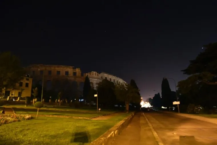 HRVATSKI GRADOVI U MRAKU: Ga&scaron;enjem svjetala pridružili se globalnoj akciji 'Sat za planet Zemlju'