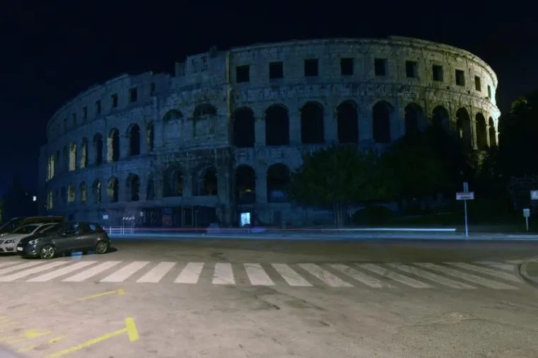 Uga&scaron;ena svjetla na Areni u Puli.