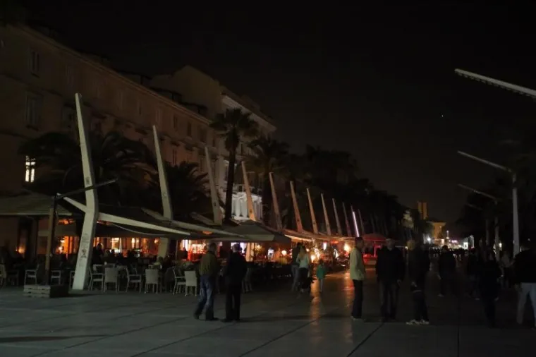 HRVATSKI GRADOVI U MRAKU: Ga&scaron;enjem svjetala pridružili se globalnoj akciji 'Sat za planet Zemlju'