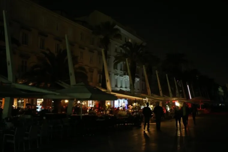 HRVATSKI GRADOVI U MRAKU: Ga&scaron;enjem svjetala pridružili se globalnoj akciji 'Sat za planet Zemlju'