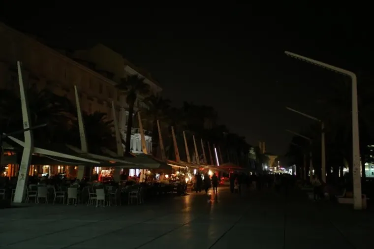 HRVATSKI GRADOVI U MRAKU: Ga&scaron;enjem svjetala pridružili se globalnoj akciji 'Sat za planet Zemlju'