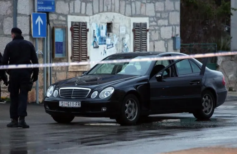 Mjesto na kojem je mladić uhićen još je osigurano policijskom trakom.