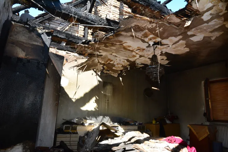 Gornja Bebrina: U požaru izgorjela obiteljska kuća