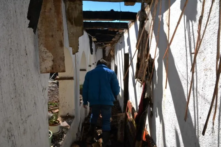 OSTALI BEZ KROVA NAD GLAVOM: U požaru izgorjela obiteljska kuća